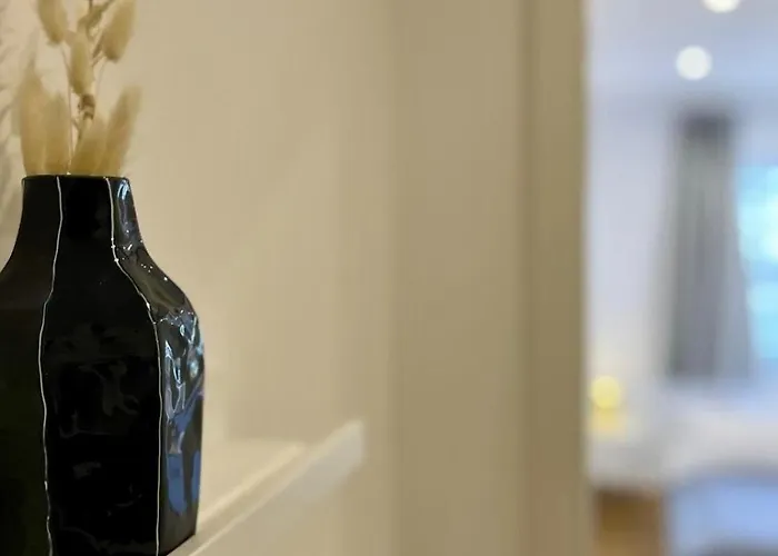 Apartment Grosse Stilvolle Altbauwohnung Im Herzen Von Bis 6 Personen *