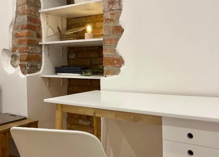 Apartment Grosse Stilvolle Altbauwohnung Im Herzen Von Bis 6 Personen