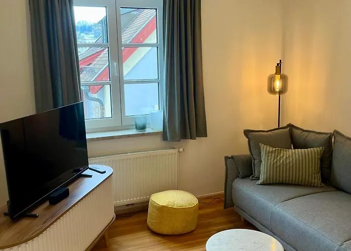 Grosse Stilvolle Altbauwohnung Im Herzen Von Bis 6 Personen Apartment