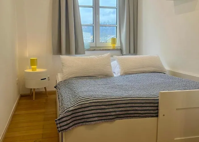 Grosse Stilvolle Altbauwohnung Im Herzen Von Bis 6 Personen * Passau