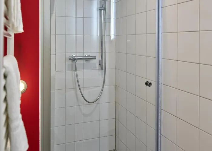 Grosse Stilvolle Altbauwohnung Im Herzen Von Bis 6 Personen