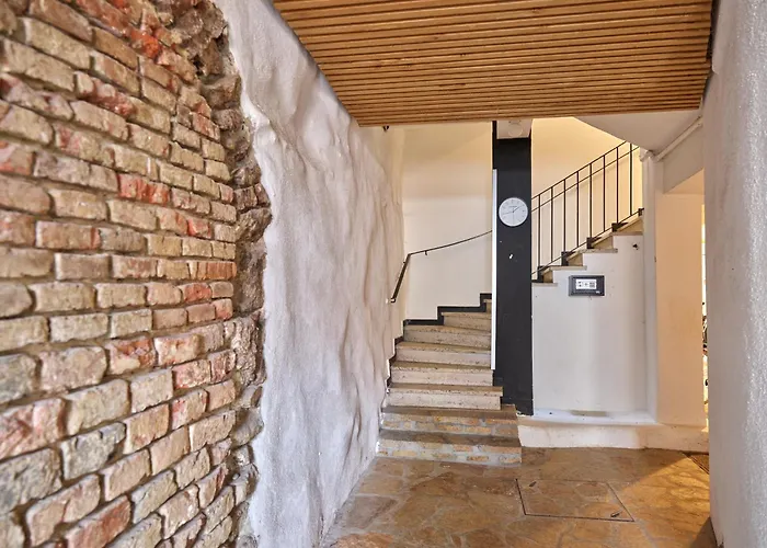 Apartment Grosse Stilvolle Altbauwohnung Im Herzen Von Bis 6 Personen *