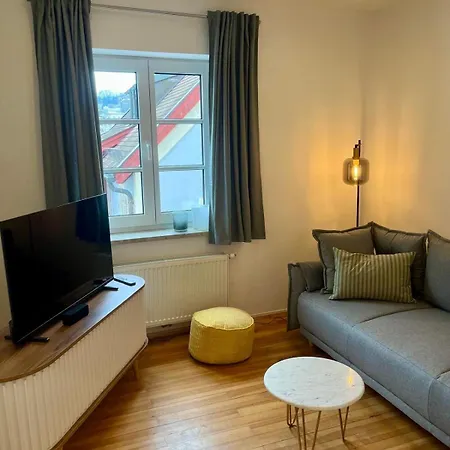 Residery Zentrale Altbauwohnung Mit Arbeitsplatz In Der Innstadt Apartman