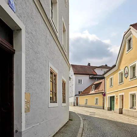 Residery Zentrale Altbauwohnung Mit Arbeitsplatz In Der Innstadt *