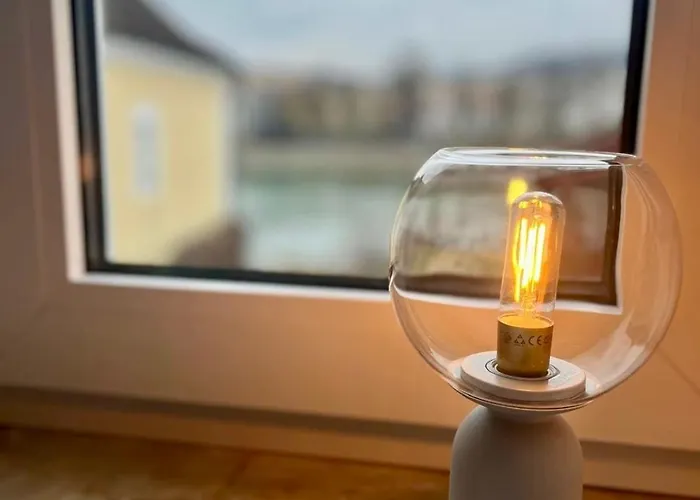 Residery Zentrale Altbauwohnung Mit Arbeitsplatz In Der Innstadt *