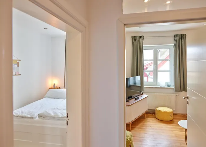 Apartment Residery Zentrale Altbauwohnung Mit Arbeitsplatz In Der Innstadt Passau